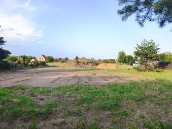 Prodej pozemku 1087 m², Tišice