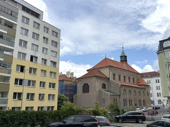 kostel v sousedství - Pronájem bytu 3+1 v osobním vlastnictví 73 m², Praha 3 - Žižkov