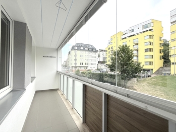 lodžie - Pronájem bytu 3+1 v osobním vlastnictví 73 m², Praha 3 - Žižkov 