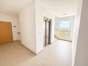 Pronájem bytu 2+kk v osobním vlastnictví 4952 m², Praha 9 - Čakovice