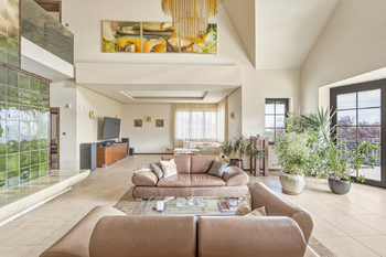 Prodej domu 1200 m², Srebrna Góra