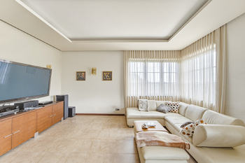 Prodej domu 1200 m², Srebrna Góra