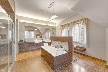 Prodej domu 1200 m², Srebrna Góra
