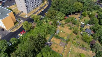 Prodej pozemku 1700 m², Karlovy Vary
