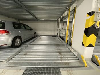 Garážové stání - Pronájem bytu 2+kk v osobním vlastnictví 54 m², Praha 4 - Modřany