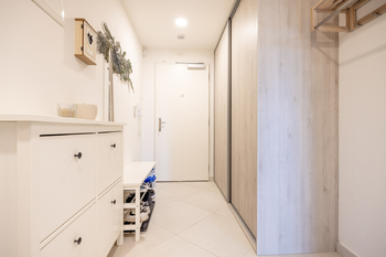 hala - Pronájem bytu 2+kk v osobním vlastnictví 57 m², Praha 4 - Kamýk