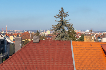Pohled z okna - Prodej bytu atypický v osobním vlastnictví 70 m², Plzeň