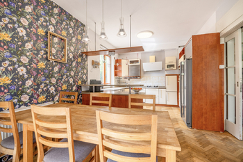 Kuchyně s jídelnou - Prodej domu 400 m², Praha 6 - Dejvice
