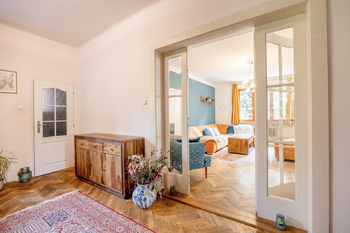Obývací pokoj - Prodej domu 400 m², Praha 6 - Dejvice