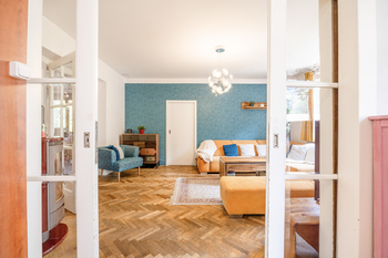 Obývací pokoj - Prodej domu 400 m², Praha 6 - Dejvice