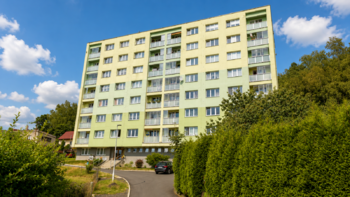 Venkovní budova - Prodej bytu 2+kk v družstevním vlastnictví 42 m², Kamenický Šenov