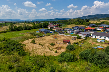 Prodej pozemku 1300 m², Černovice