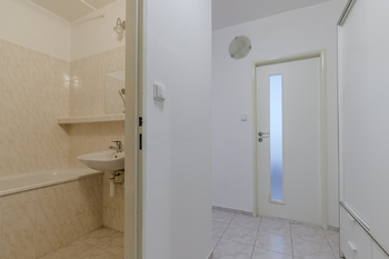 Prodej bytu 2+kk v osobním vlastnictví 43 m², Praha 4 - Háje