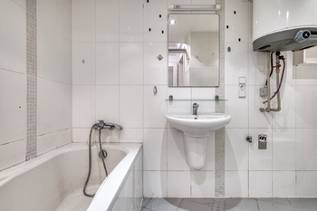 Koupelna s WC - Prodej kancelářských prostor 57 m², Praha 3 - Žižkov