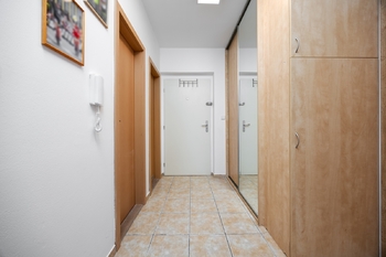 Předsíň - Pronájem bytu 2+kk v družstevním vlastnictví 48 m², Praha 4 - Chodov