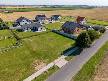 Pohled na pozemek - Prodej pozemku 967 m², Rostoklaty 