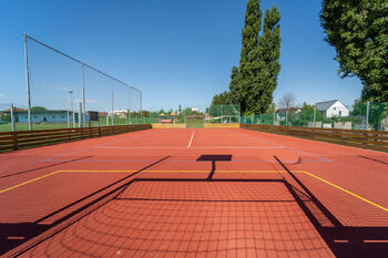 Blízké sportoviště a dětské hřiště - Prodej pozemku 967 m², Rostoklaty