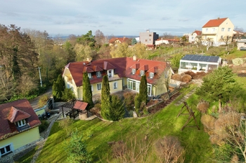 Prodej domu 650 m², Svinaře