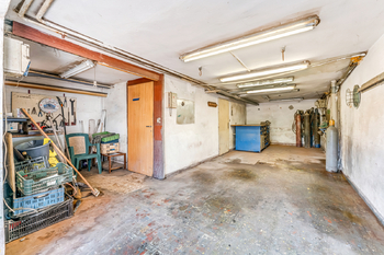 garáž - Prodej domu 150 m², Hrochův Týnec