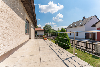 terasa - Prodej domu 150 m², Hrochův Týnec