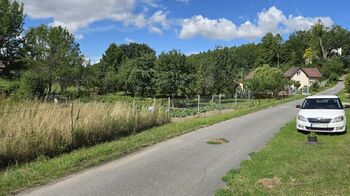 Přístupová cesta k pozemku 668 m2 - Prodej pozemku 668 m², Bohdalice-Pavlovice