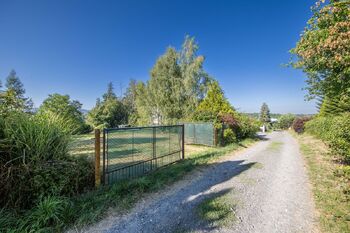 Příjezdová cest - Prodej pozemku 1738 m², Příbor