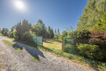 Vjezd na pozemek - Prodej pozemku 1738 m², Příbor