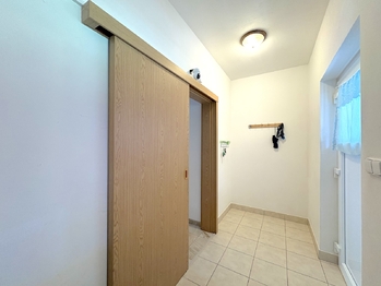 Předsň - Prodej domu 86 m², Horoměřice