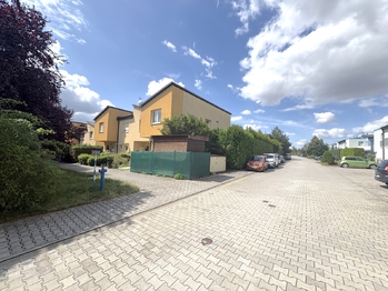 Okolí domu - Prodej domu 86 m², Horoměřice