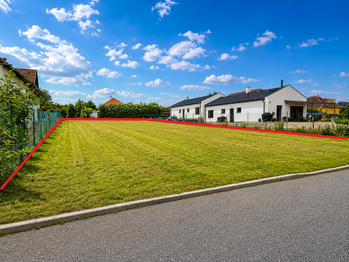 pohled od severozápadu - Prodej pozemku 1132 m², Srubec