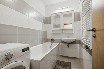 Prodej bytu 2+kk v osobním vlastnictví 47 m², Praha 9 - Hostavice