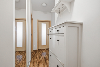 Prodej bytu 2+kk v osobním vlastnictví 47 m², Praha 9 - Hostavice
