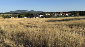 Prodej pozemku 6921 m², Ivaň