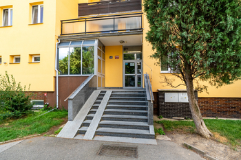 Prodej bytu 4+1 v osobním vlastnictví 86 m², Praha 10 - Strašnice
