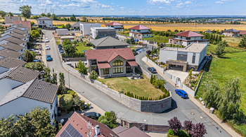 Prodej domu 226 m², Popovičky