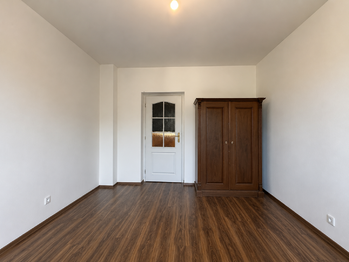 Ložnice - Prodej bytu 3+1 v osobním vlastnictví 74 m², Milovice