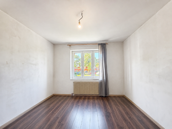 Ložnice - Prodej bytu 3+1 v osobním vlastnictví 74 m², Milovice