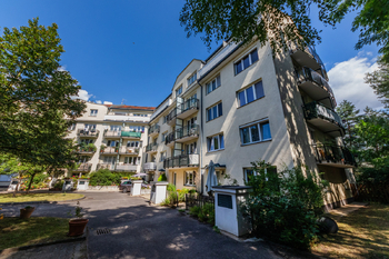 Prodej bytu 1+kk v osobním vlastnictví 49 m², Praha 5 - Zbraslav