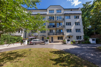 Prodej bytu 1+kk v osobním vlastnictví 49 m², Praha 5 - Zbraslav