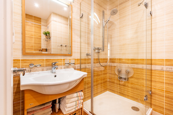 Prodej bytu 4+1 v osobním vlastnictví 90 m², Praha 5 - Hlubočepy
