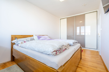 Prodej bytu 4+1 v osobním vlastnictví 90 m², Praha 5 - Hlubočepy