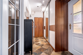 Prodej bytu 4+1 v osobním vlastnictví 90 m², Praha 5 - Hlubočepy