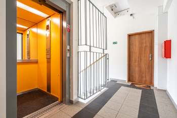 Prodej bytu 4+1 v osobním vlastnictví 90 m², Praha 5 - Hlubočepy