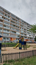 jižní strana domu - Prodej bytu 3+kk v osobním vlastnictví 73 m², Praha 10 - Horní Měcholupy