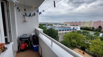 lodžie - Prodej bytu 3+kk v osobním vlastnictví 73 m², Praha 10 - Horní Měcholupy