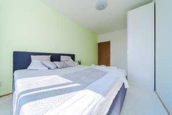 Prodej světlého, prostorného a příjemného bytu 2+kk s lodžií, 61 m², Říčanská, Brno - Bystrc - Prodej bytu 2+kk v osobním vlastnictví 61 m², Brno
