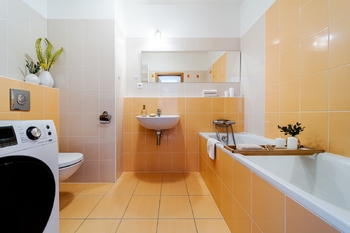 Prodej světlého, prostorného a příjemného bytu 2+kk s lodžií, 61 m², Říčanská, Brno - Bystrc - Prodej bytu 2+kk v osobním vlastnictví 61 m², Brno