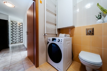 Prodej světlého, prostorného a příjemného bytu 2+kk s lodžií, 61 m², Říčanská, Brno - Bystrc - Prodej bytu 2+kk v osobním vlastnictví 61 m², Brno