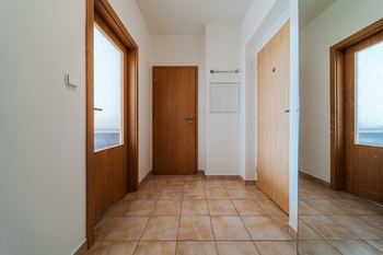 Prodej světlého, prostorného a příjemného bytu 2+kk s lodžií, 61 m², Říčanská, Brno - Bystrc - Prodej bytu 2+kk v osobním vlastnictví 61 m², Brno
