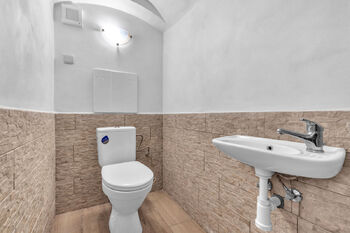 Prodej domu 237 m², Šonov